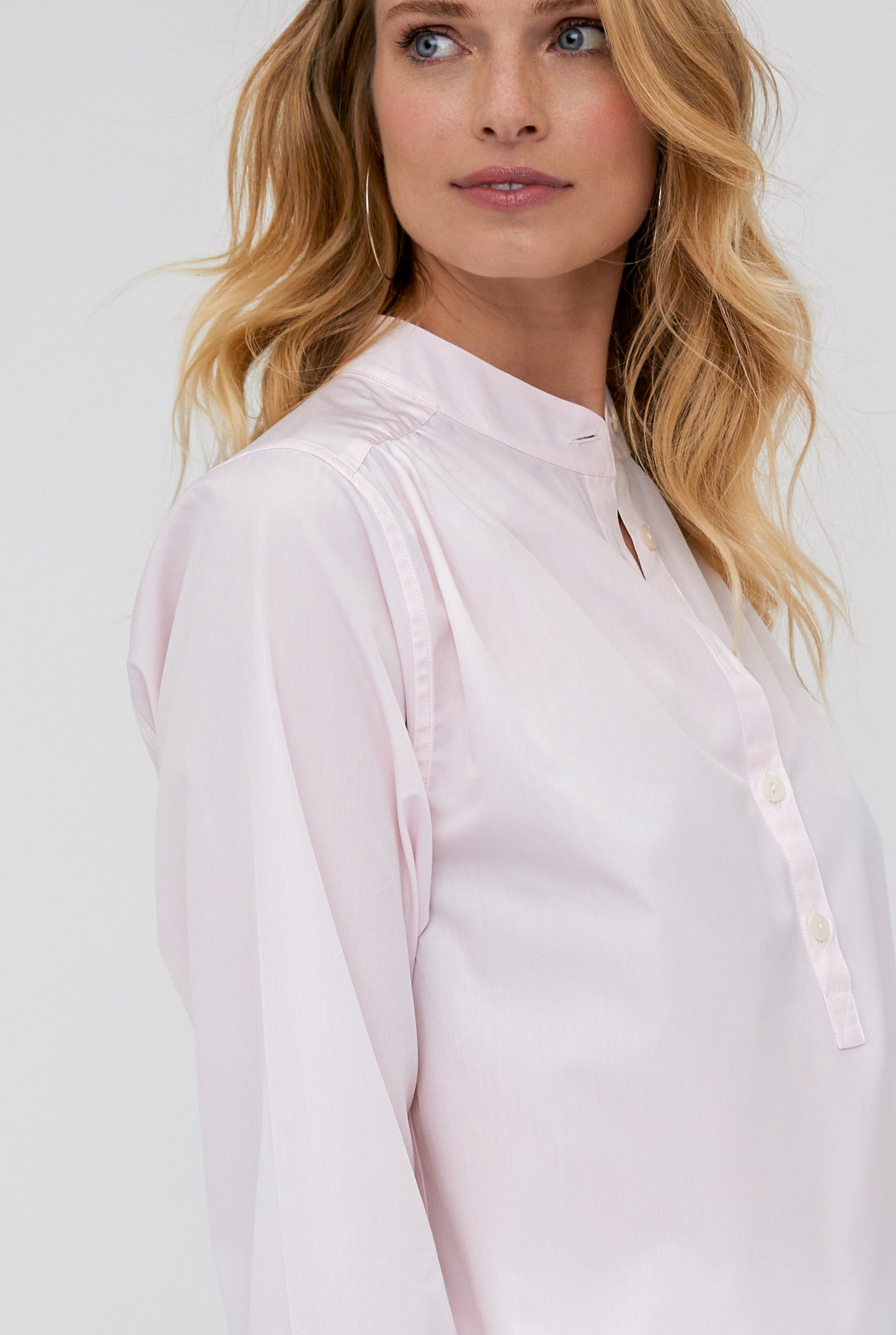 BOHO SHIRT: A TOUCH OF PINK